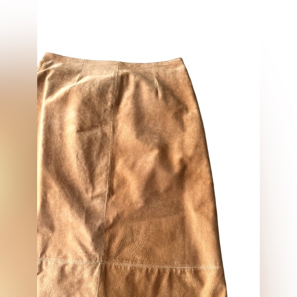 Gorgeous Vintage 90s Buttery Caramel‎ Suede Knee Length- Midi Skirt - Picture 4 of 13